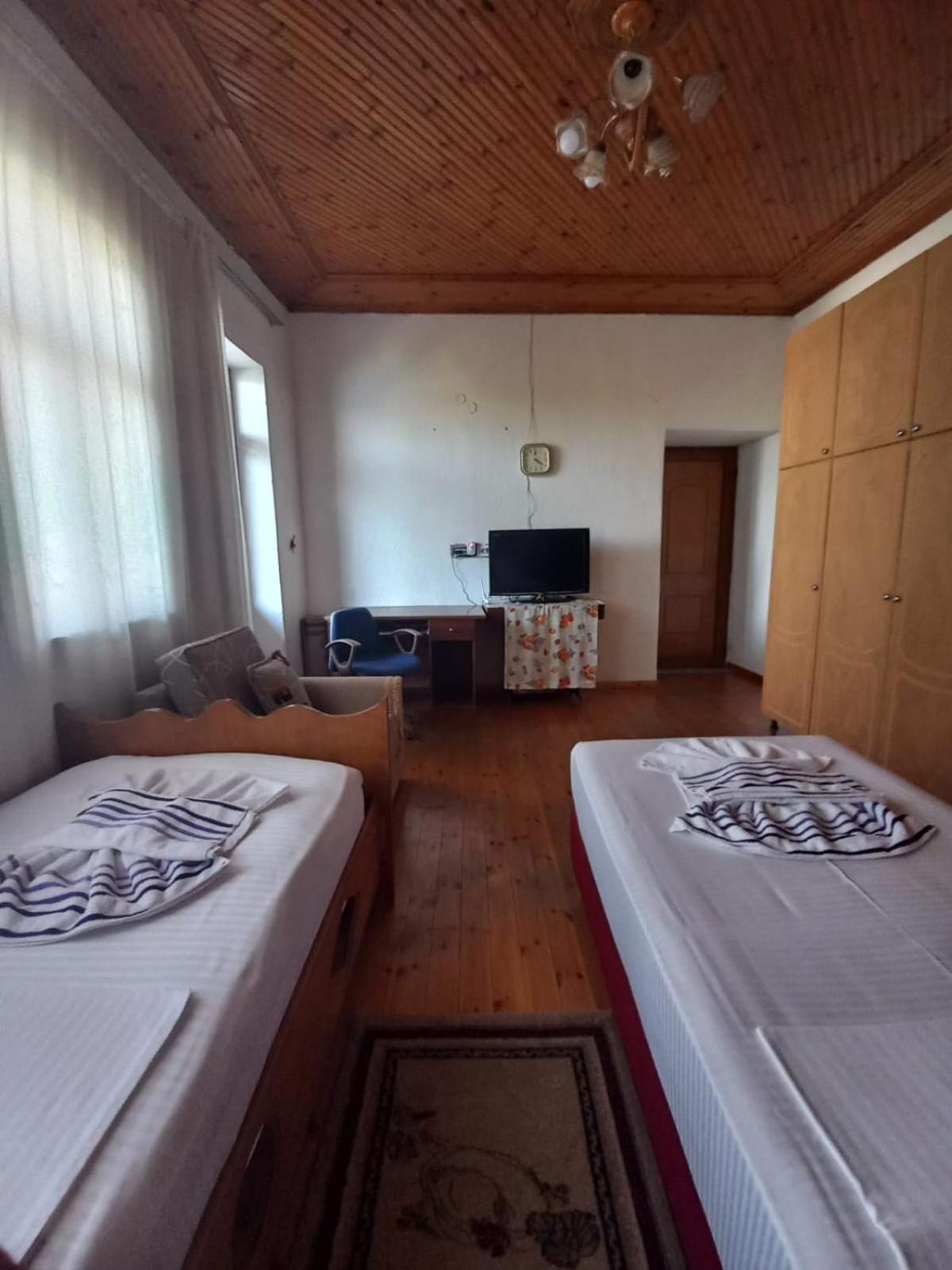 Miziriguesthouse Gjirokastër Exterior foto
