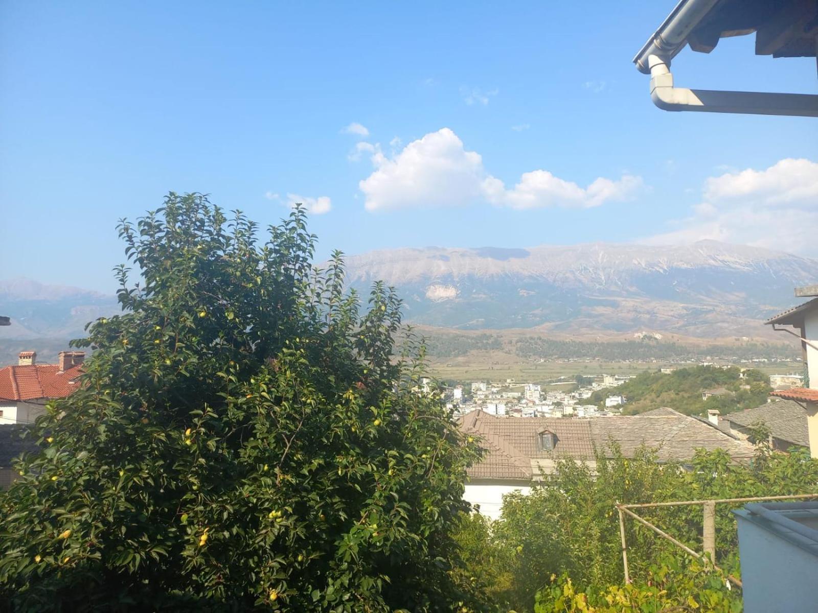 Miziriguesthouse Gjirokastër Exterior foto